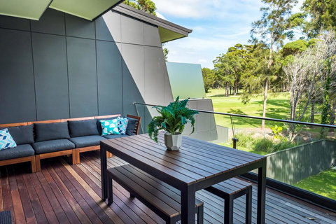 Pandanas Apartments 17B - Mollymook Beach - Events Australia 1