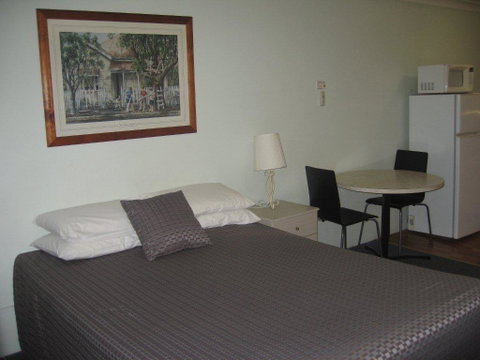 Paramount Motel - Tourism Bookings 2