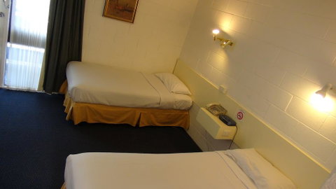 Pathfinder Motel - Tourism Bookings 1