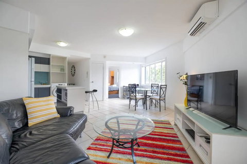 Peaceful 1 Bedroom Apartment With Parking - Events Australia 1