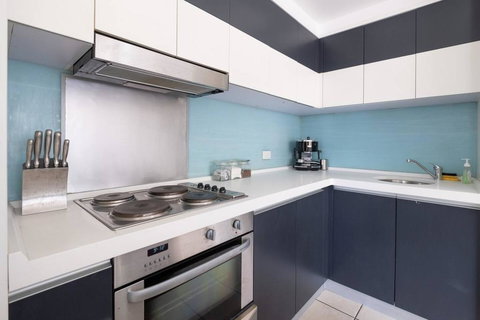 Peaceful 1 Bedroom Apartment With Parking - Events Australia 3
