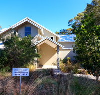 Pelican Escape Executive Home at Raffertys Resort - Events Australia