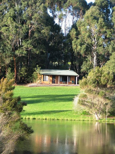 Pemberton Lake View Chalets - Tourism Bookings 3