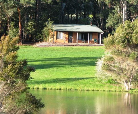 Pemberton Lake View Chalets - Tourism Bookings 2