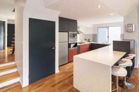 PEPPY TREE HOUSE - Events Australia 2