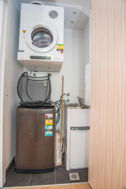 Perfect Location, CBD 2Bed2Bath APT, Parking, Wifi - Tourism Bookings 3