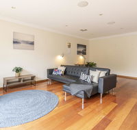 Pet Friendly Home Away From Home - Willoughby - Events Australia