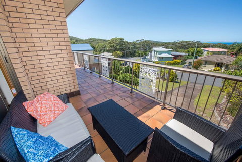 Pet Friendly Lentara St 8 - Fingal Bay - Events Australia 0