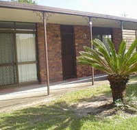 Pet friendly lowset home with room for a boat Wattle Ave Bongaree - Tourism Bookings
