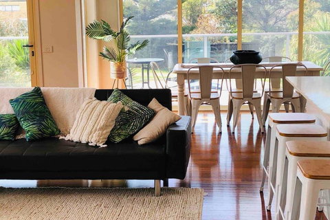 Pet Friendly Paradise Near Beach - Events Australia 0