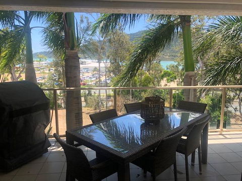 Phil's Place On Airlie - Events Australia 0