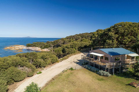 Pine Scrub Beach House - Events Australia 0