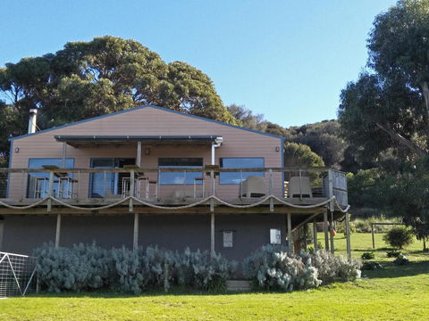 Pine Scrub Beach House - Events Australia 1