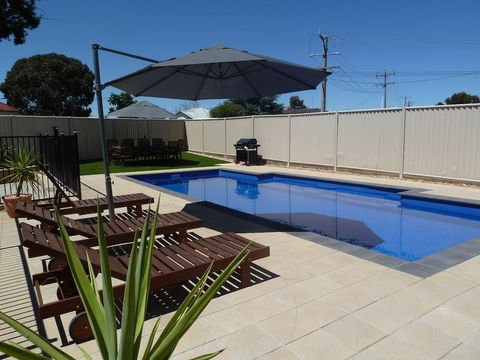 Ploughmans Motor Inn - Events Australia 0
