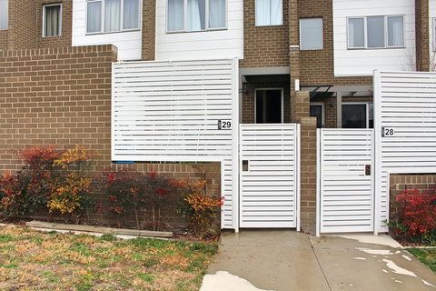 Private Room, Awesome Amenities - Molonglo Valley - Events Australia 1