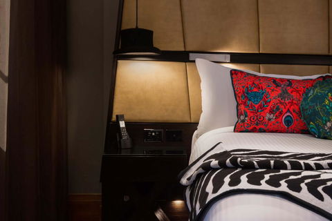 QT Sydney - Tourism Bookings 1