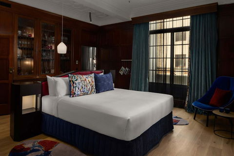 QT Sydney - Tourism Bookings 2