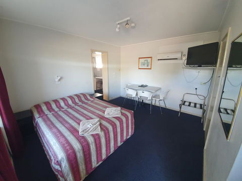 Red Chief Motel - Tourism Bookings 2