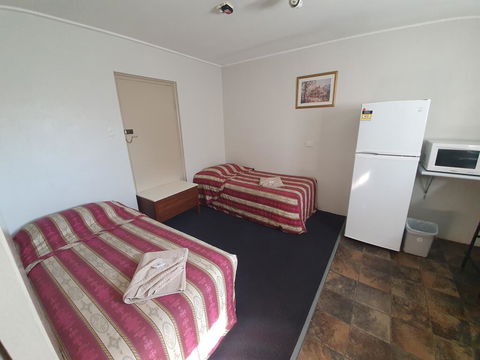 Red Chief Motel - Tourism Bookings 1