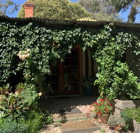 Red Hill Cottage - Events Australia