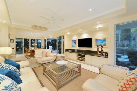 Reef Villa Port Douglas - Events Australia 3