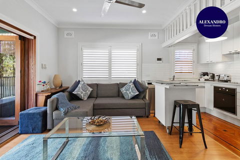 Relaxed Clovelly Beach Home - Parking - Cloey6 - Accommodation Europe 0