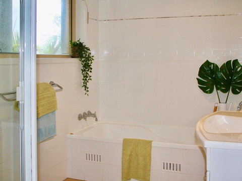 Riverside Views Hawks Nest - Tourism Bookings 3