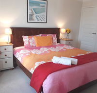 Rossmoyne 2 BEDROOM HOUSE, SELF CHECK IN, Walk to River, Shops, Bus, Trains, Cls to Airport, City, Beaches - Events Australia