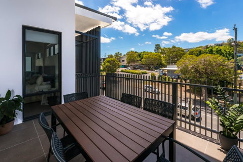 Round About Bulimba - Executive 3BR Bulimba Apartment Near Oxford St Shops And Restaurants - Tourism Bookings 3