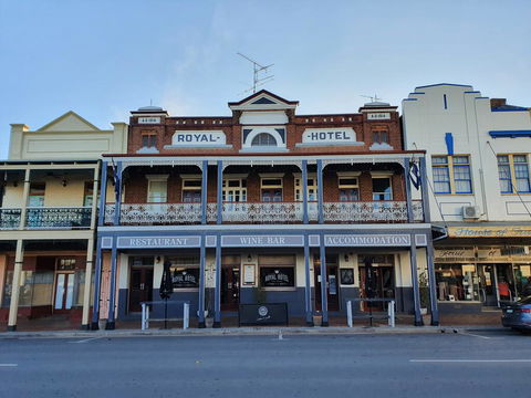Royal Hotel - Tourism Bookings 0