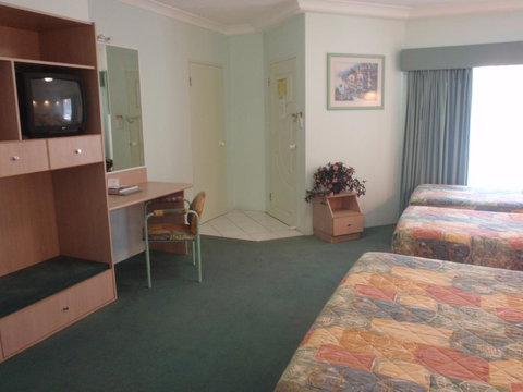 Runaway Bay Motor Inn - Events Australia 2