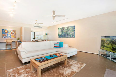 Saltwater Suites - 1,2 & 3 Bed Waterfront Apartments - Events Australia 1