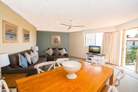 Sandcastles On Currumbin Beach - Events Australia 3