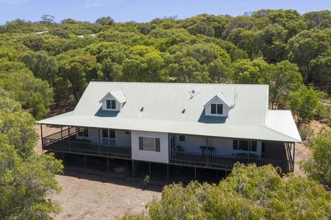 Sea Breeze Chalets Yallingup - Events Australia 0