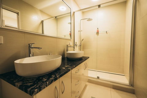 Sea La Vie ON SEAVIEW NETFLIX POOL WIFI - Events Australia 3