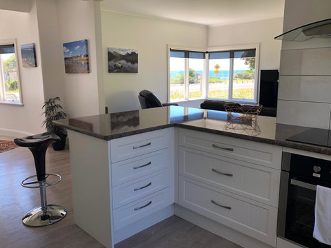 Seaside Retreat - Events Australia 3