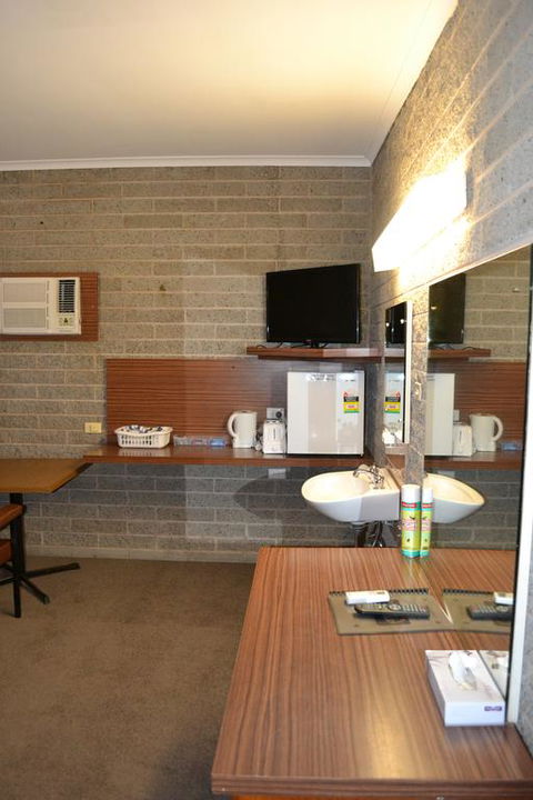 Shamrock Hotel Motel Balranald - Tourism Bookings 1