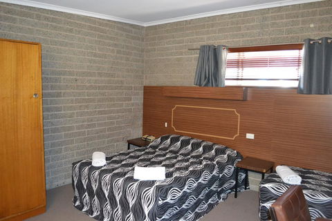 Shamrock Hotel Motel Balranald - Tourism Bookings 2