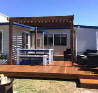 Shellharbour Beach Cottage - walk onto Patrolled beach with flags in summer - Events Australia