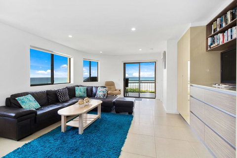 Shoreline Nine Penthouse With Ocean Views - Events Australia 1