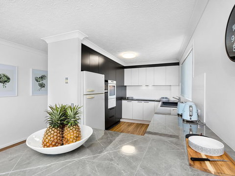 Shoreline Six With Ocean Views To See The Whales - Events Australia 1