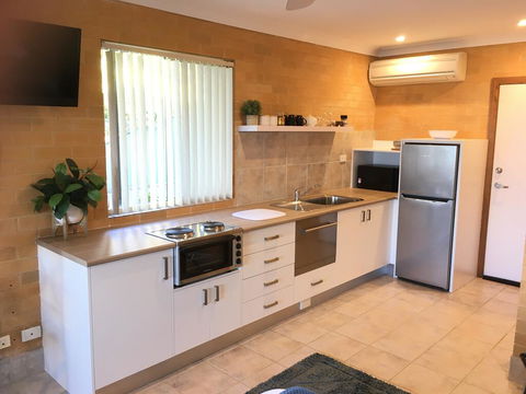 SilverWaters Waterfront Accommodation - Tourism Bookings 2