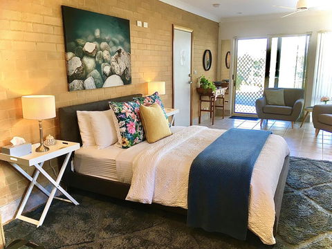 SilverWaters Waterfront Accommodation - Tourism Bookings 0