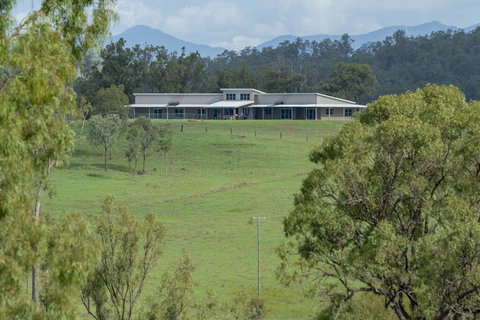 Skyline Farm House - Events Australia 1