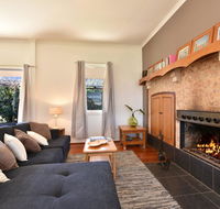 Somerville Wines Farmstay in Broke super cute house on working farm. Walk for miles. - Tourism Bookings