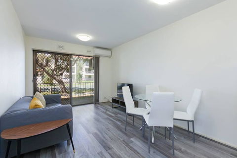 South Perth Perfect Location Free WIFI & Parking - Events Australia 0