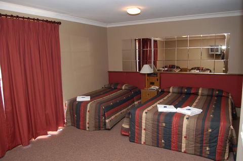 Southern Cross Motor Inn & Tourist Park - Events Australia 1