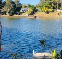 Spacious 2 Bedroom Beach Side Apartment - Close to shopping Centre with Coles Health Food Shop Sushi Pizza Cafes Hairdresse - Events Australia