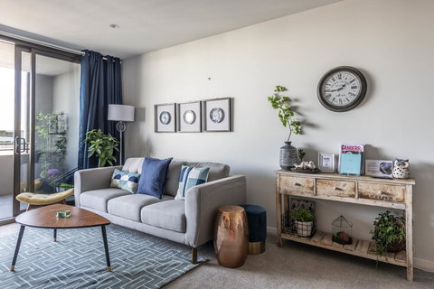 SPACIOUS BRAND NEW // 1BR // IN GORGEOUS BARTON - Events Australia 2