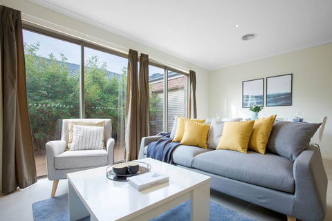 Spacious Lovely 5Beds Home@Point Cook - Events Australia 0